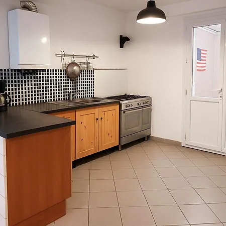 Villa Maison à 1km De La Plage, Terrasse, Cheminée, Jeux - Fr-1-675-53 *